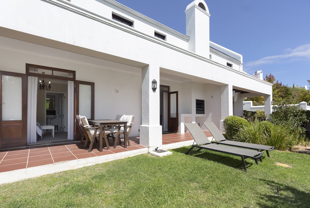 Winelands Golf Lodges at De Zalze