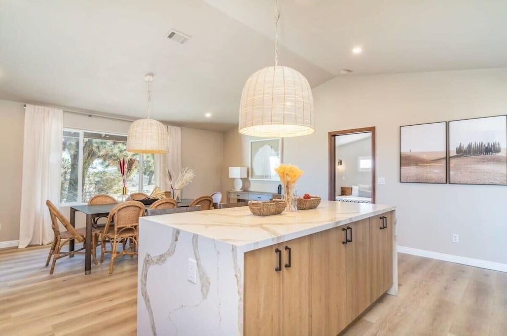 @marbella Lane - Charming Tranquil Hideaway