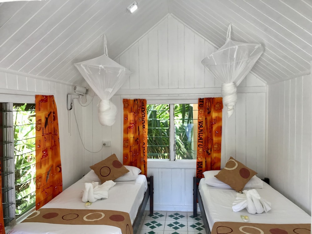Tanna Evergreen Resort & Tours