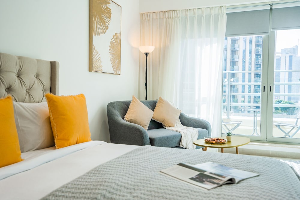 Nasma Luxury Stays- BLVD Central Podium