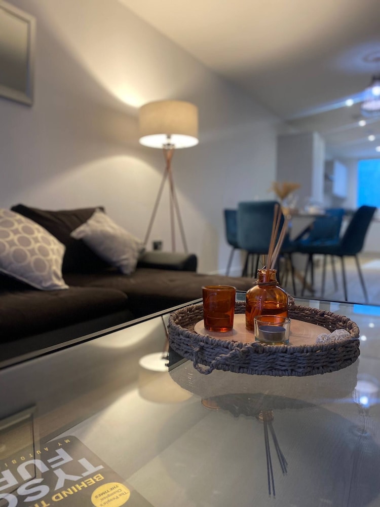 The Dyche - Central Manchester Spacious Apartment - Local Attractions