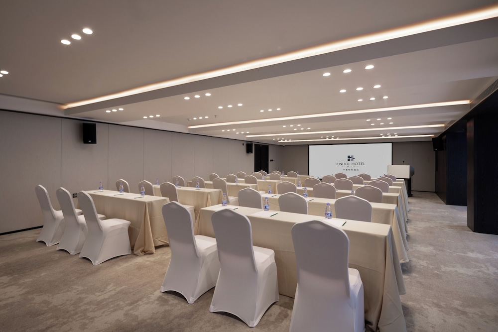 CNHOL RADIENT HOTEL