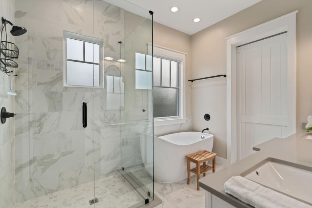 Aquamarine! Sleeps 12! Close to Community Pool! Private Beach Access!