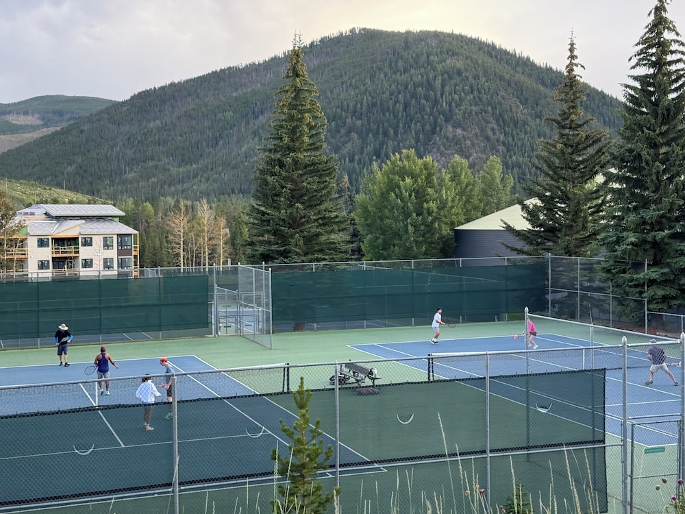 Tennis Townhomes 1314