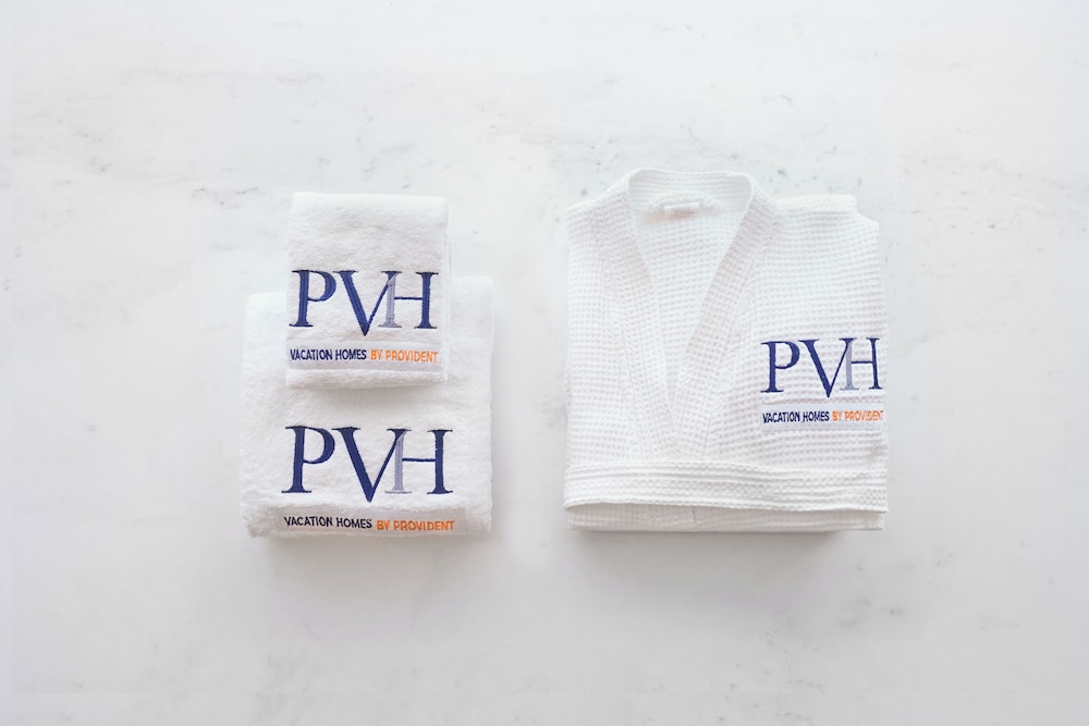 PVH - Inviting Studio - Palm Tower