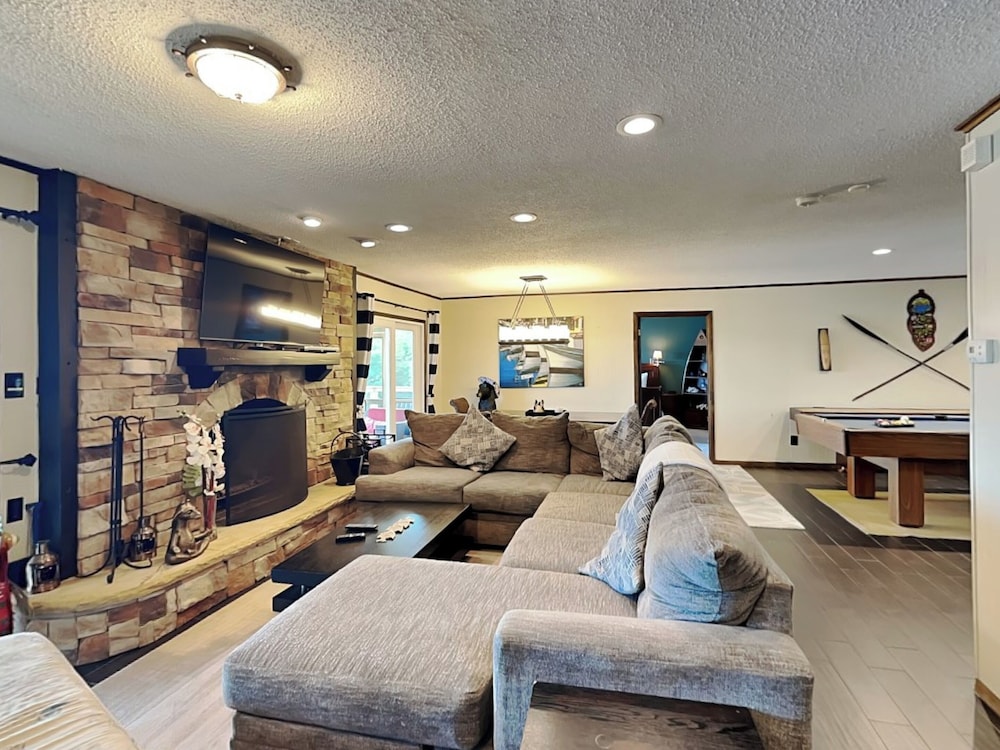 Sunset Cove by Jackson Mountain Rentals