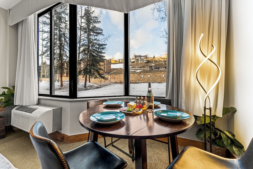 The Grand Lodge by Traverse Hospitality (No Resort Fees)