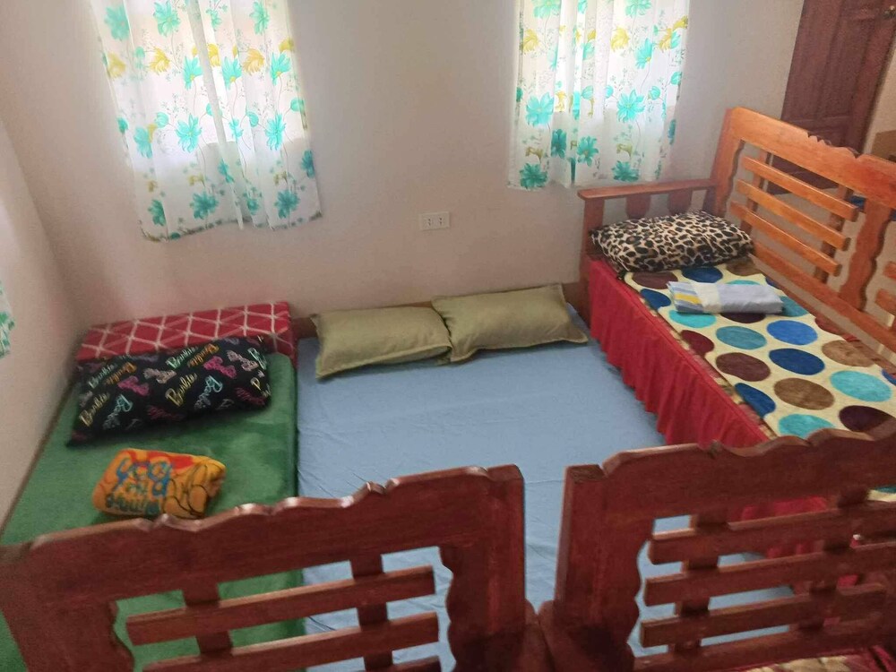 Room-aremen Transient, the no Hassle and