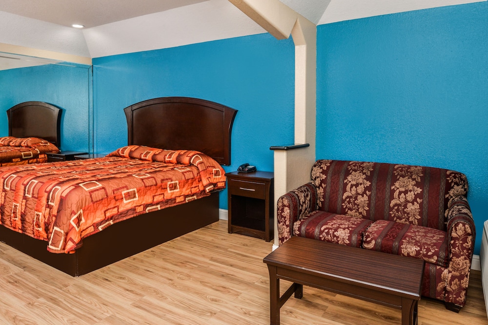Scottish Inn & Suites Highway 6 South