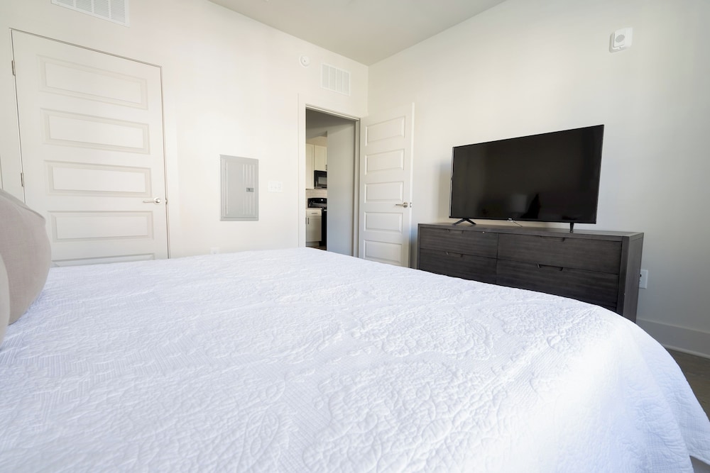 Landing Furnished Apartments - Northwest Charlotte