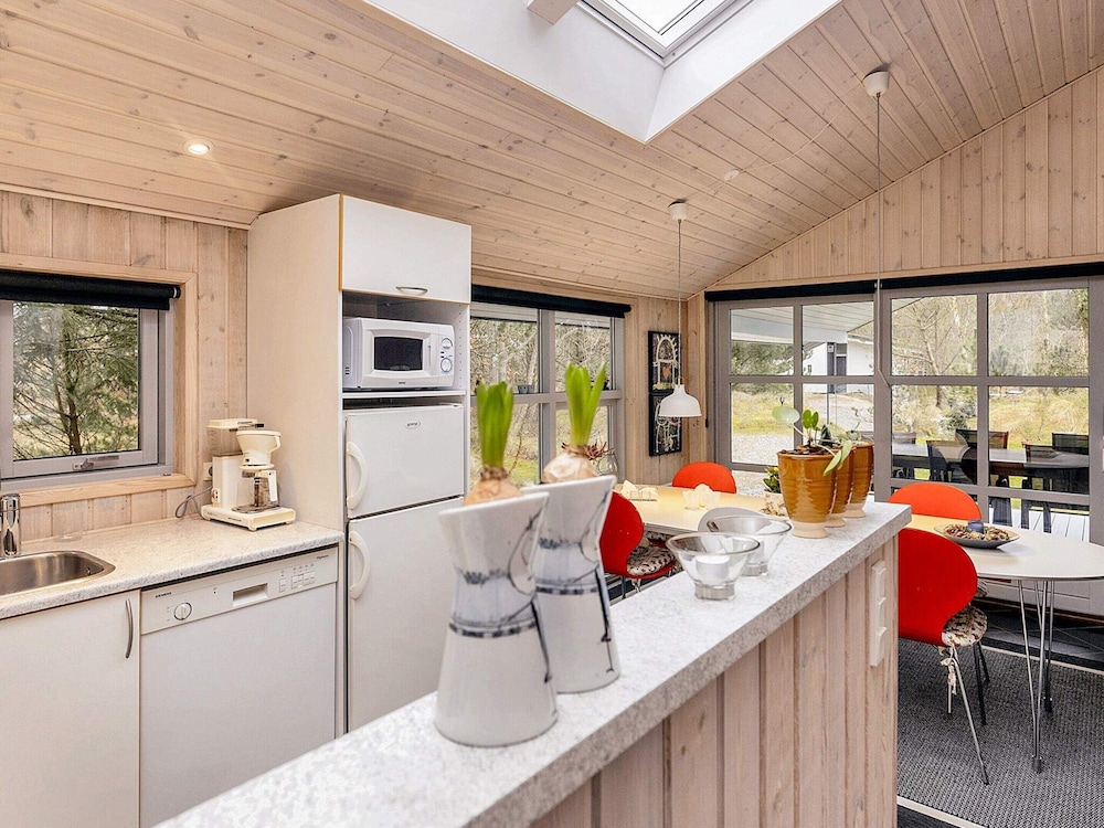Lively Holiday Home in Ålbæk near Sea view 3