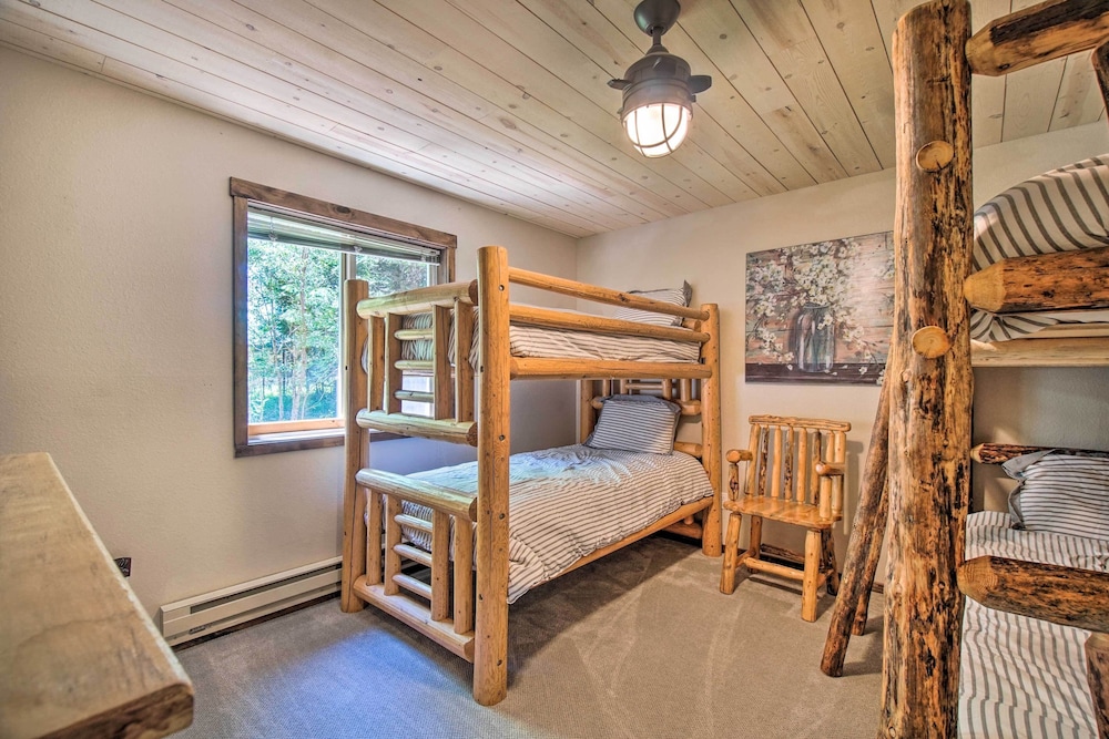 Beautiful Mccall Cabin: Perfect for Families! view 4