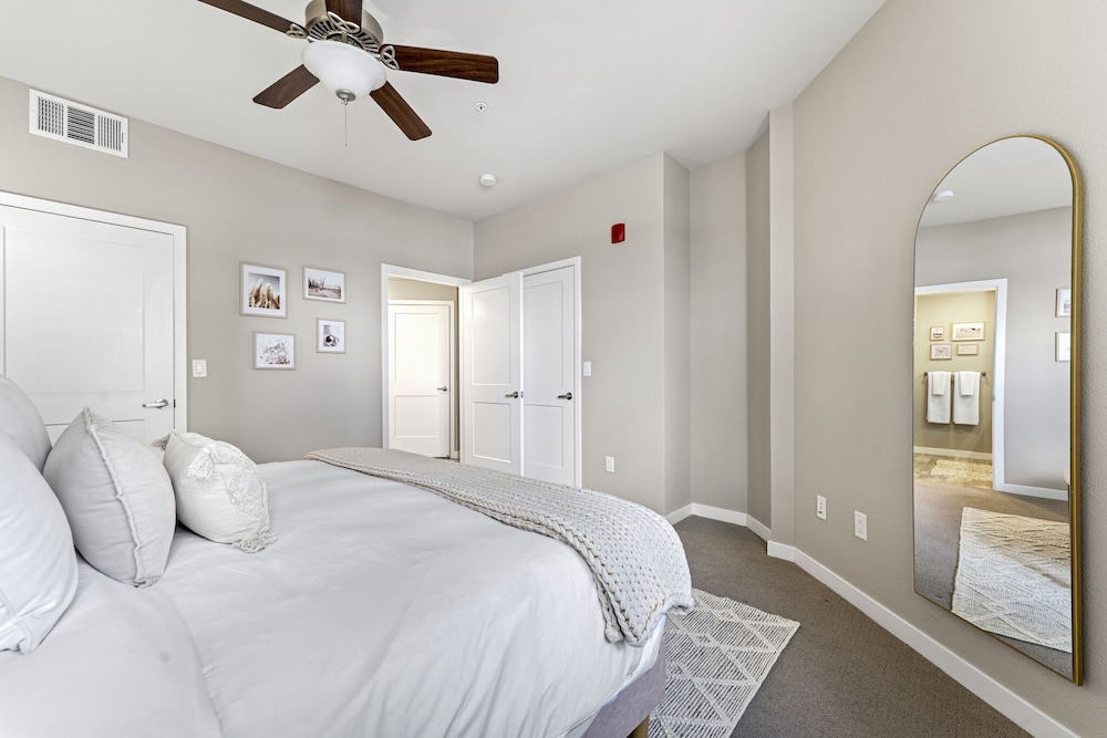 Designer Apt With Jacuzzi Walk To Casino Imax - Property Image 37