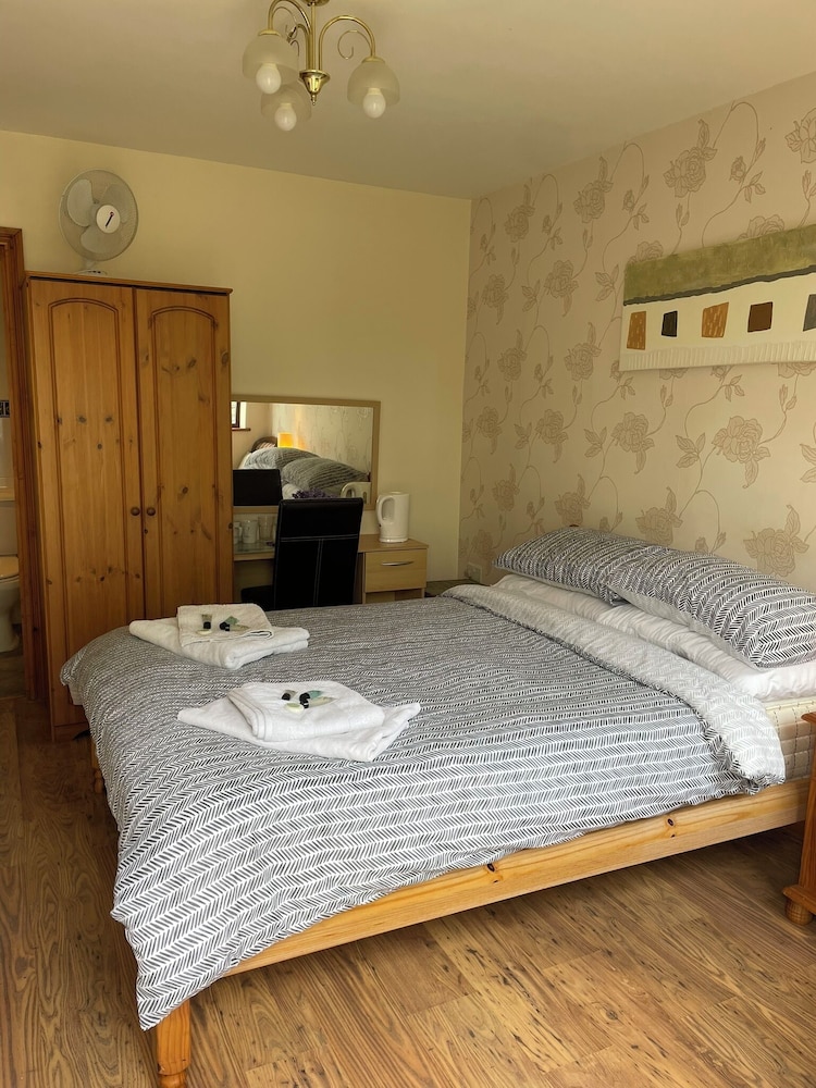 Rooms at the Huntsman Inn
