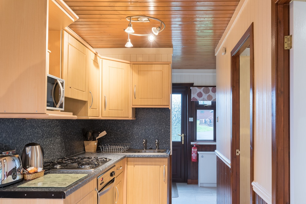 Conifer Lodge 25 With Hot Tub, Newton Stewart view 5