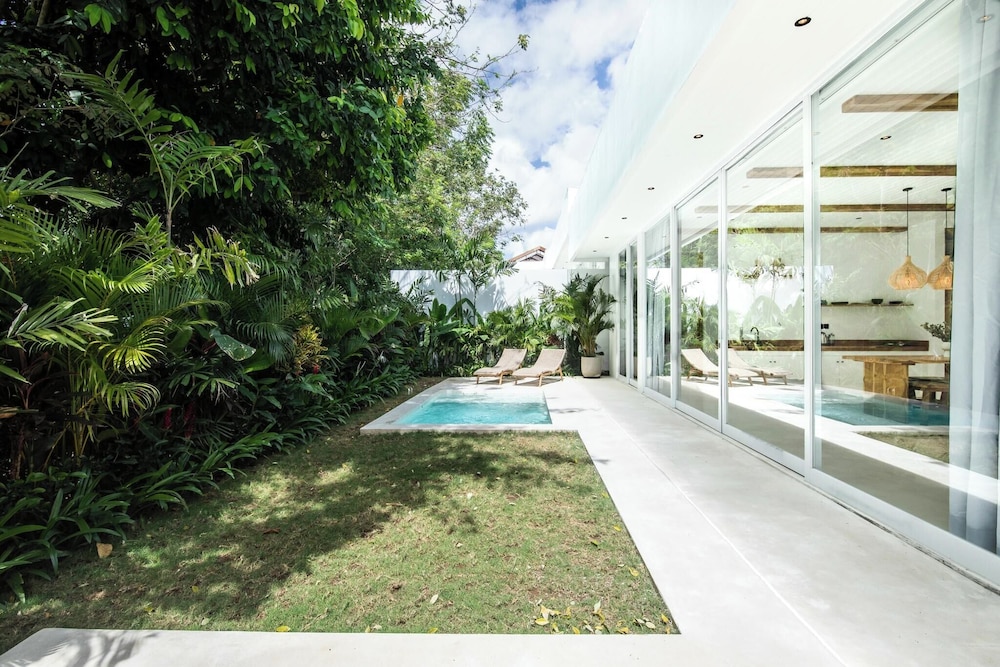 Chic 2BR Villa, 5min to Bingin's Coastal Bliss