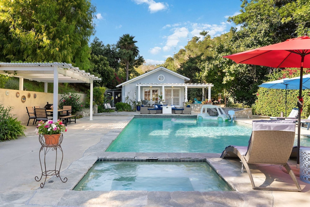 Luxury LA Garden Estate Private Pool Hottub Tennis