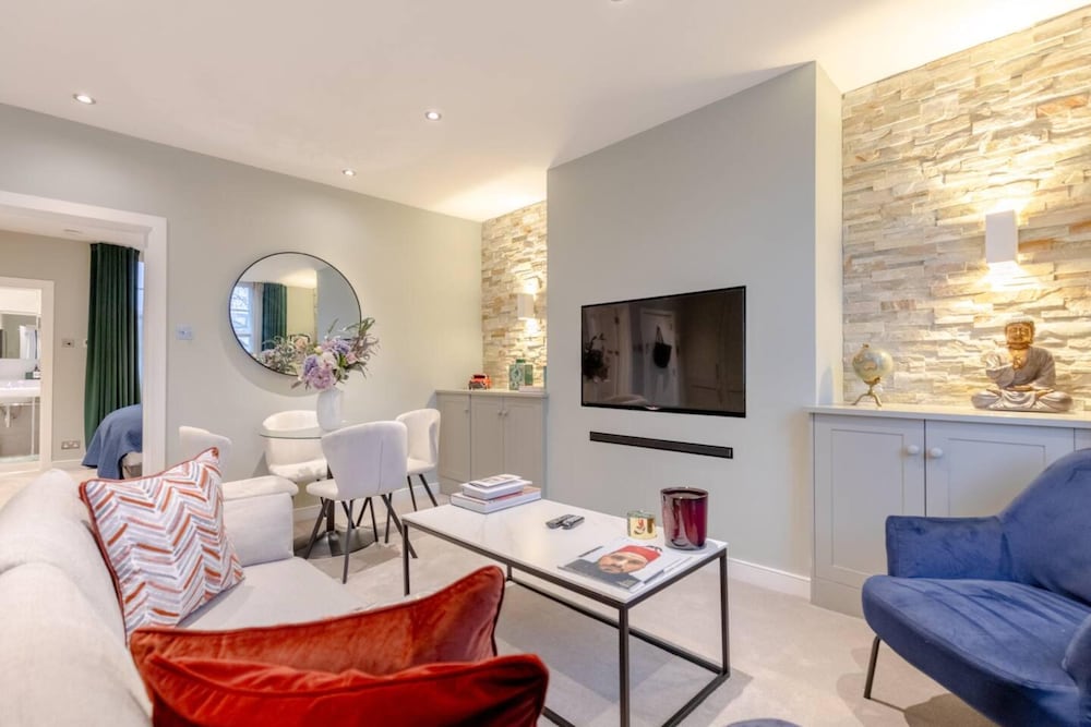 Elegant 1BD Flat in the Heart of Notting Hill!
