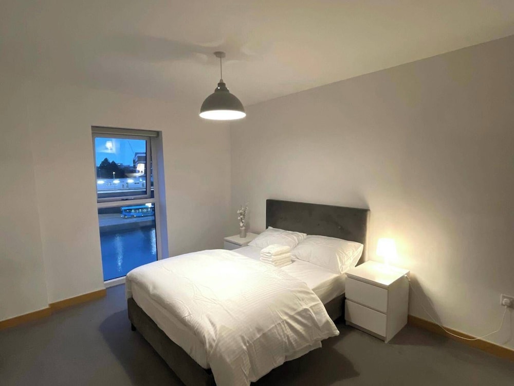 Dartford Apartment - Sleeps 3 - Central Stay