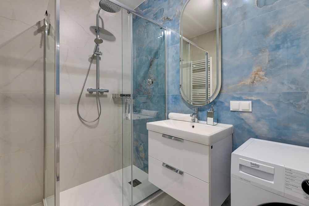 Bulvar Miramar by Lion Apartments