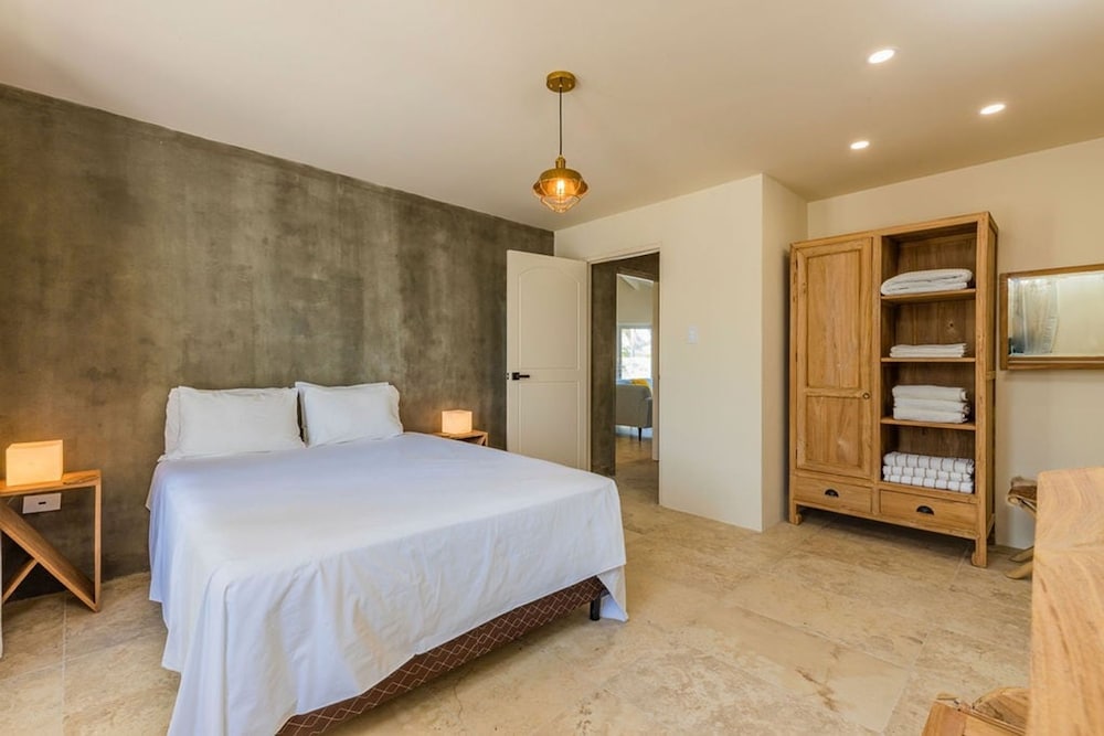 New Mediterranean Villa 5bed 5bath Across-marriott