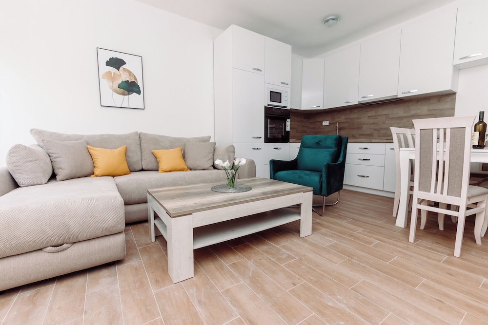 Waterfront Apartment Petrovina
