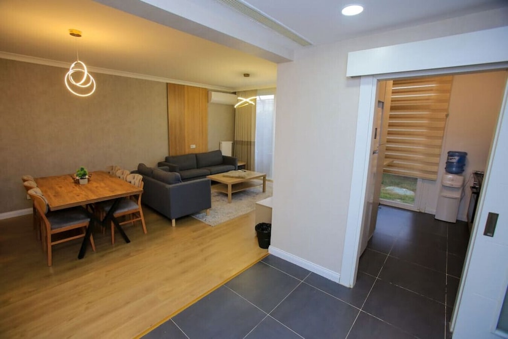 Lovely 2-bedroom Apartment in Basaksehir