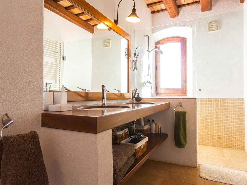 Traditional Estate From the XIV Century, With Swimming Pool photo 5