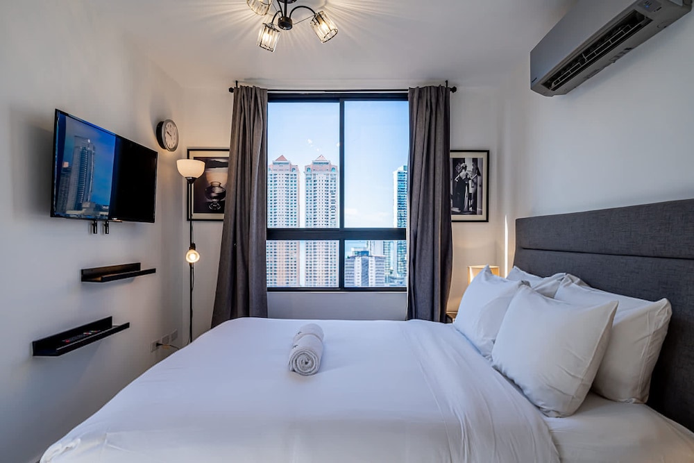 w Brilliant 1BR w Beautiful View in Calle 50