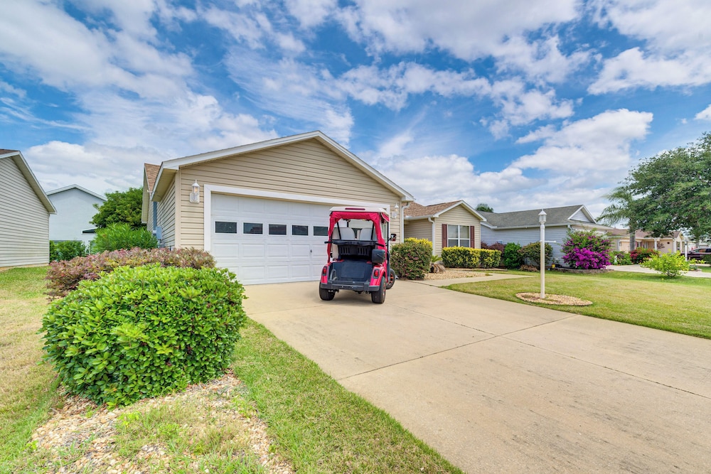 Peaceful Escape w/ Golf Cart in The Villages!