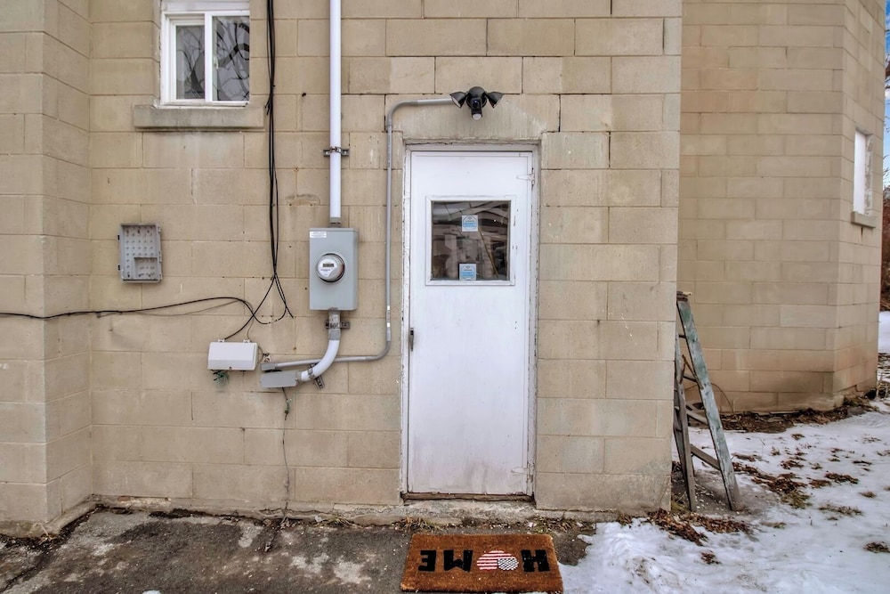 Cozy 3BR Near UB & Niagara Falls - Pet Friendly