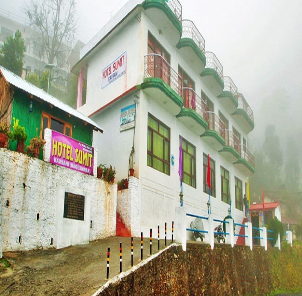 Hotel Sumit Kausani
