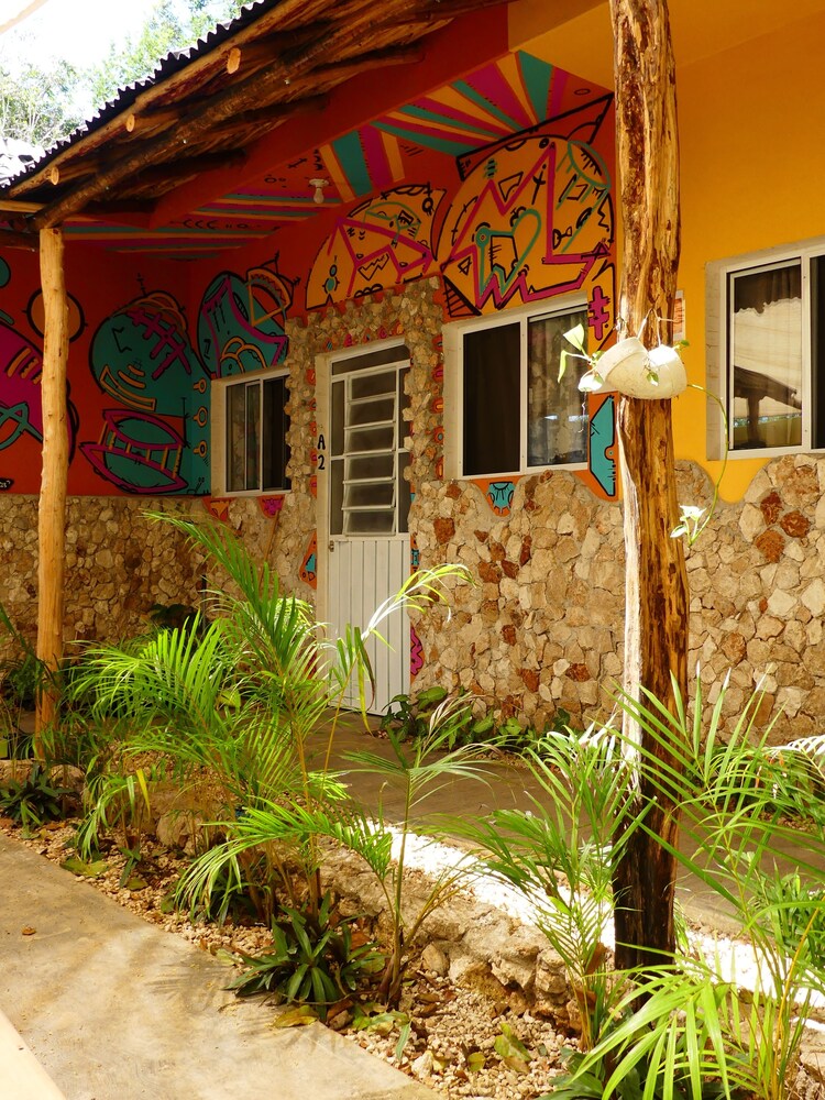 Hotel HOSTEL VALLADOLID 48 - Image 1