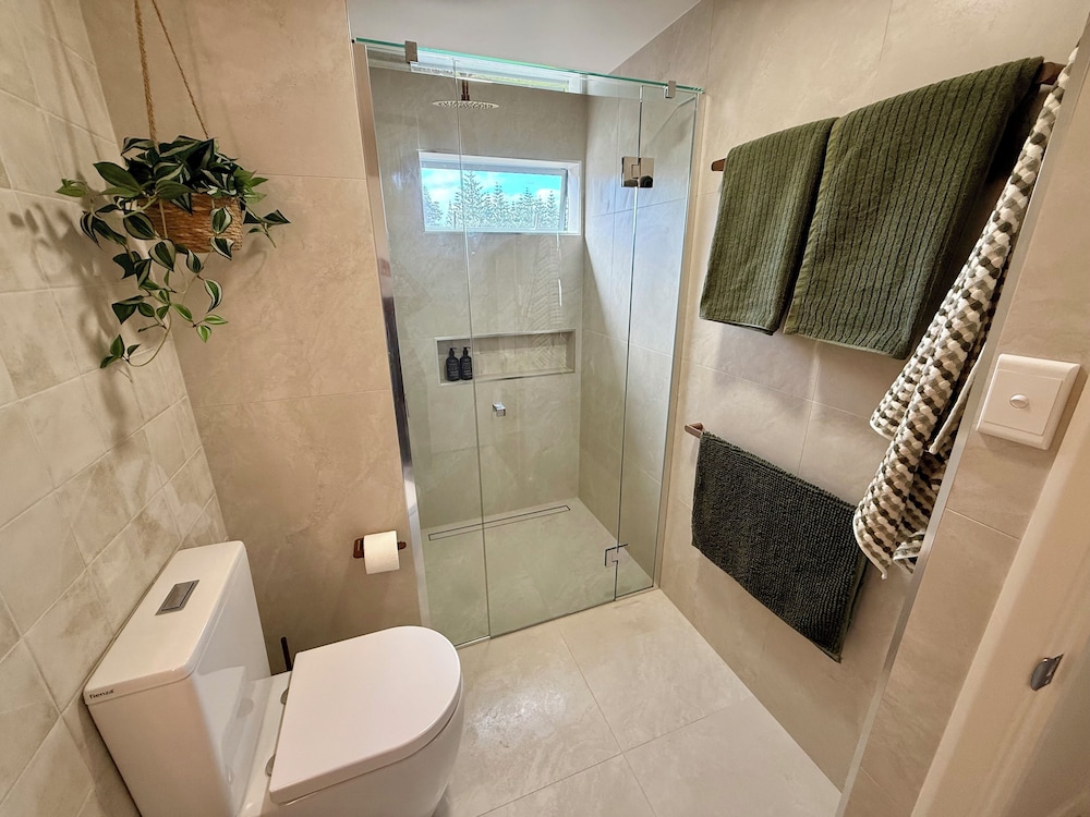 Fletcher Christian Apartments - Manava Suites
