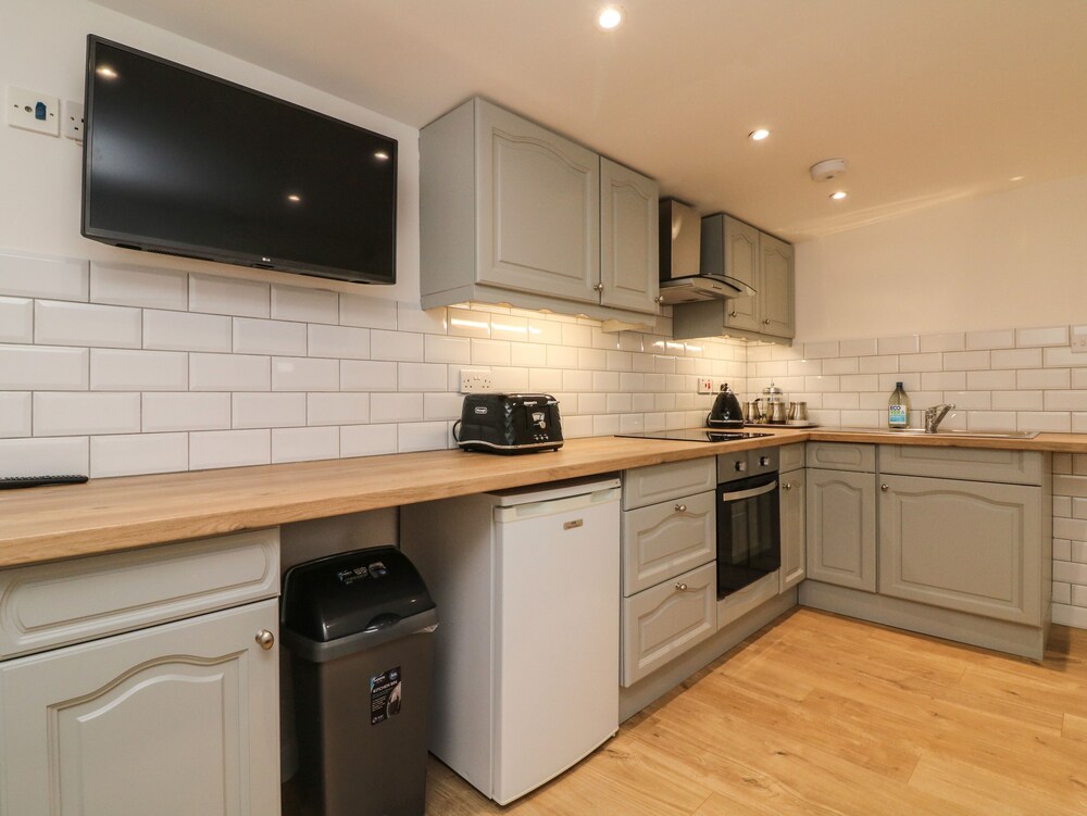 2 Moorlands