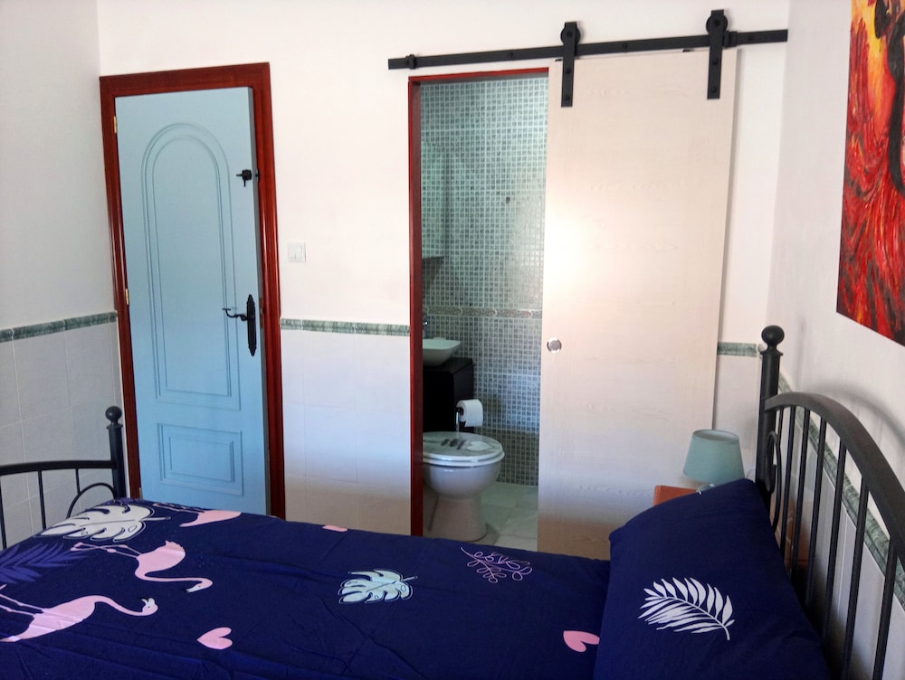 Beachfront House,sea Views Near Historic Cartagena
