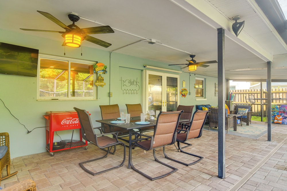 6 Mi to Clearwater Beach: Home w/ Furnished Lanai