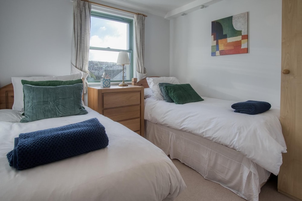 13 St Bride's Bay View - 4 Bedroom - Broad Haven
