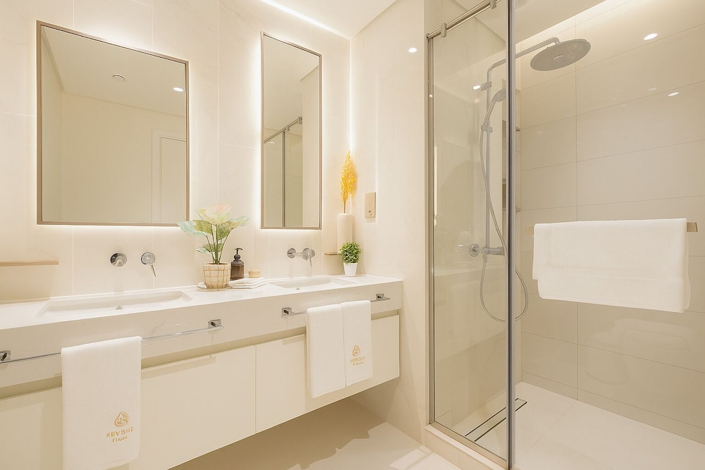 KeyRock - Sea View Beachfront Penthouse