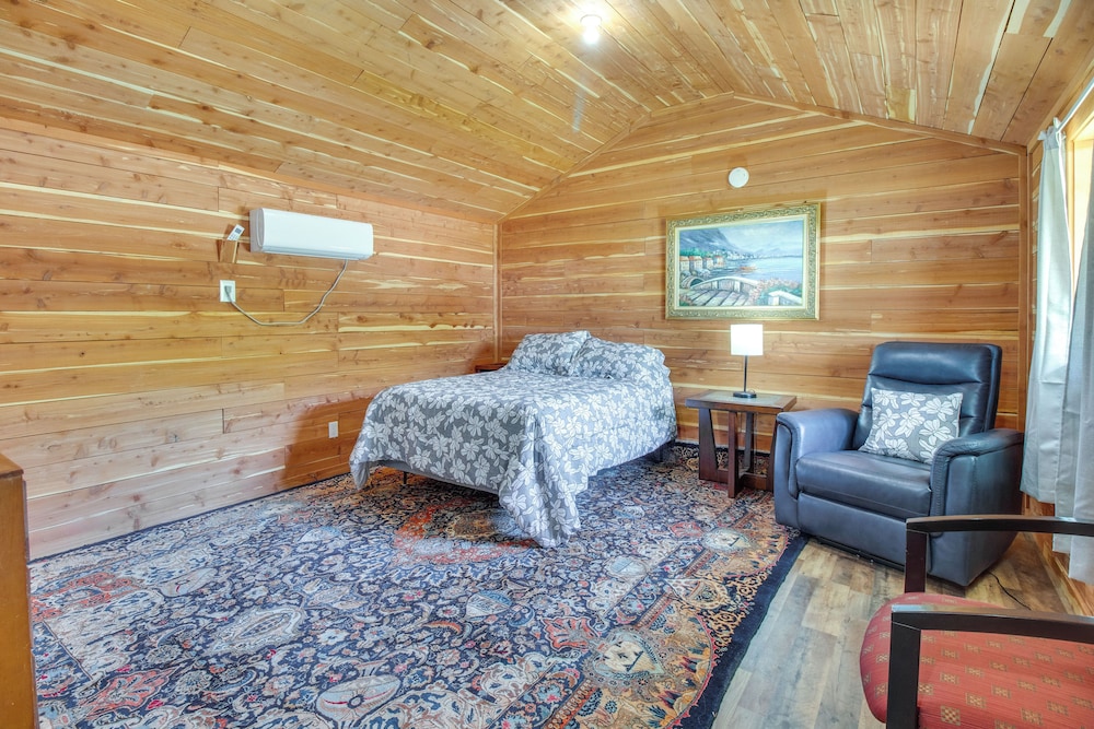 Cabin 2 Mi to White River: Great for Anglers!