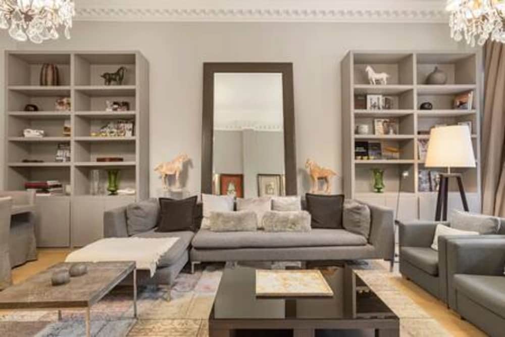 3-bdr Magnificent Harrods Knightsbridge Apartment