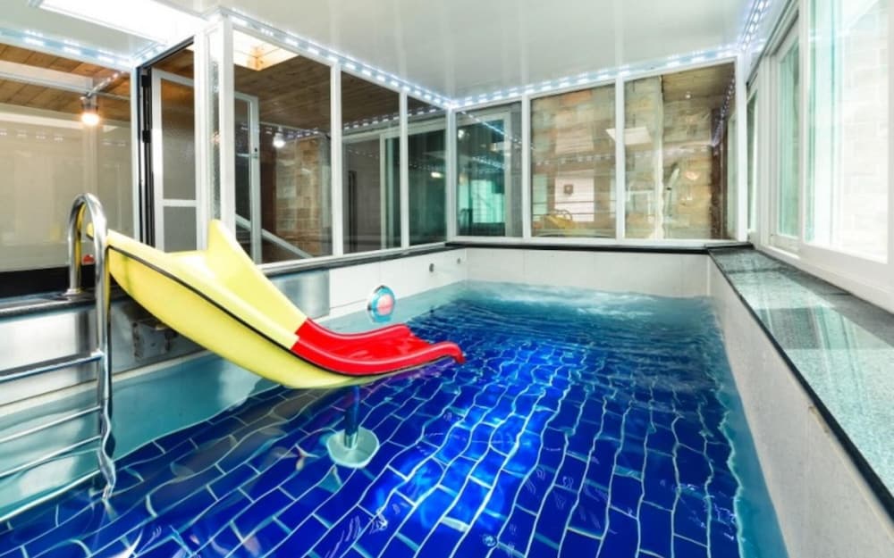 Gapyeong Shinbi Kids Pool Villa