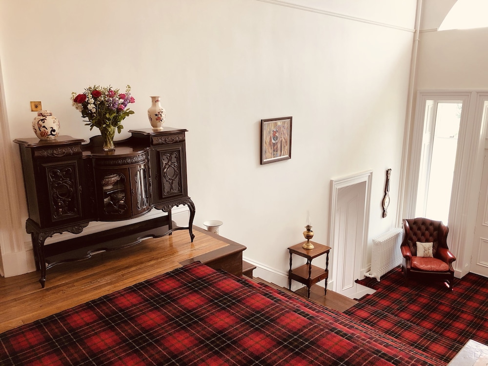 Netherdale House and Coach House