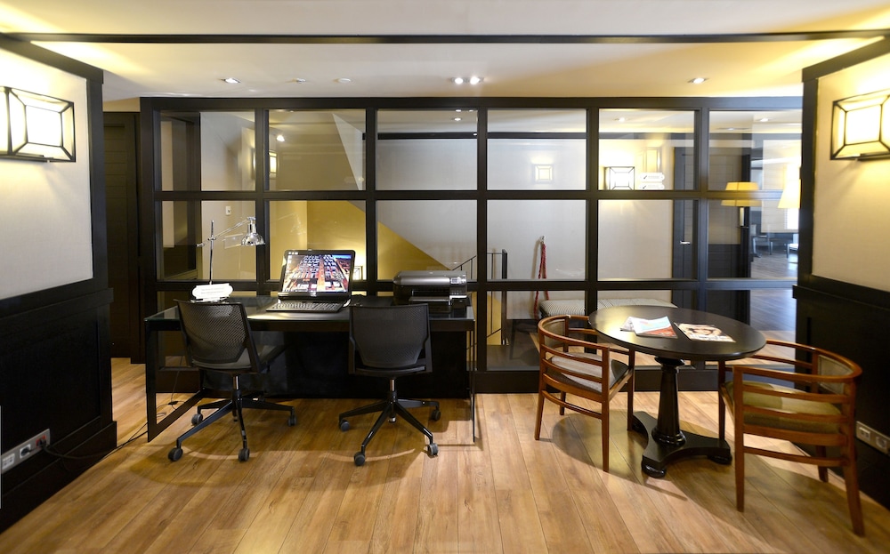 meeting & event spaces