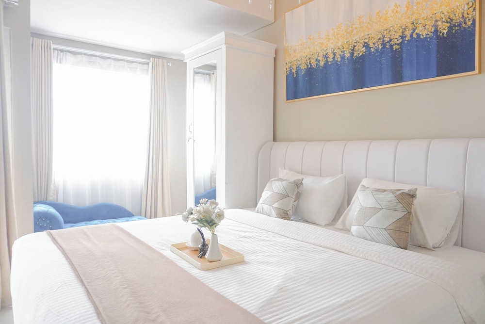 Homey Living and Well Designed Studio Room at Royal Sentul Park Apartment