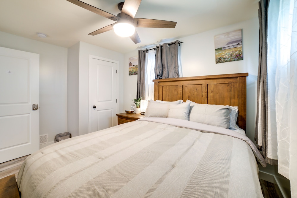 Pittsburgh Vacations - Monroeville Vacation Rental - 2 Mi to Downtown! - Property Image 2