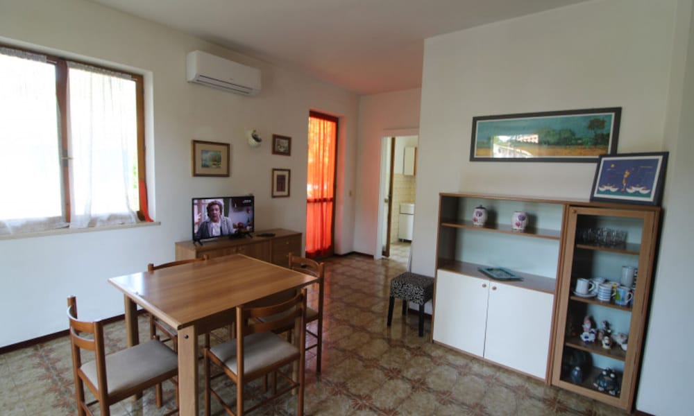 Renovated Villa With Private Fenced Garden view 5
