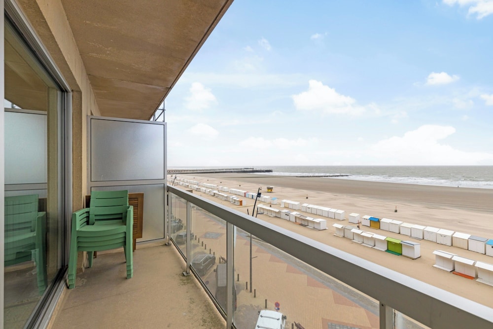 Apartment in Blankenberge With Sea Views