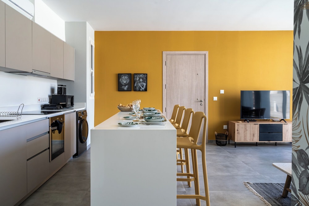Blu Horizon - Stylish Living with Pool & Balconies in Protaras