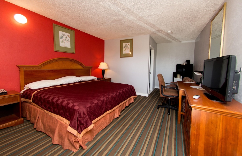 Scottish Inn and Suites